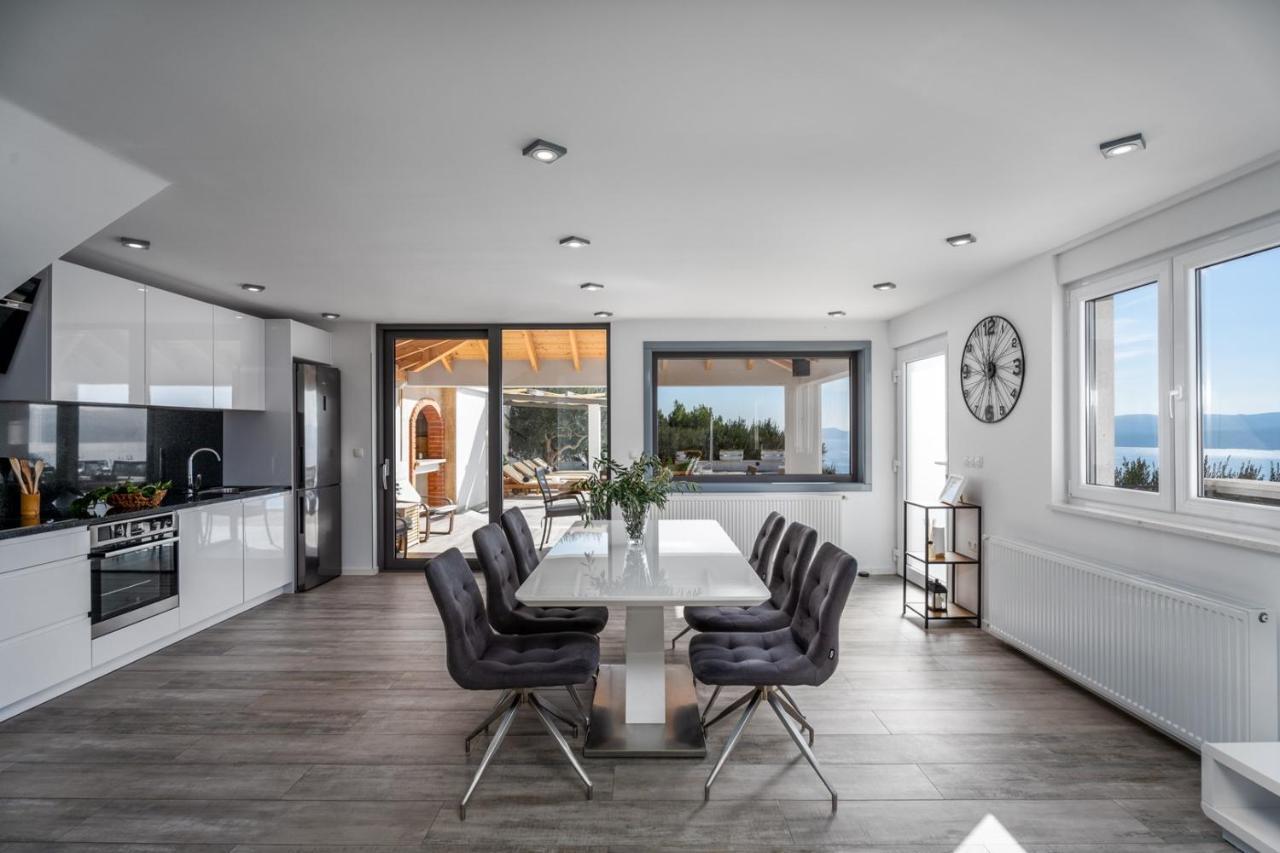 Villa Dream With Private Pool, 2 Bedrooms With En-Suite Bathrooms, Sea View Omis Bagian luar foto