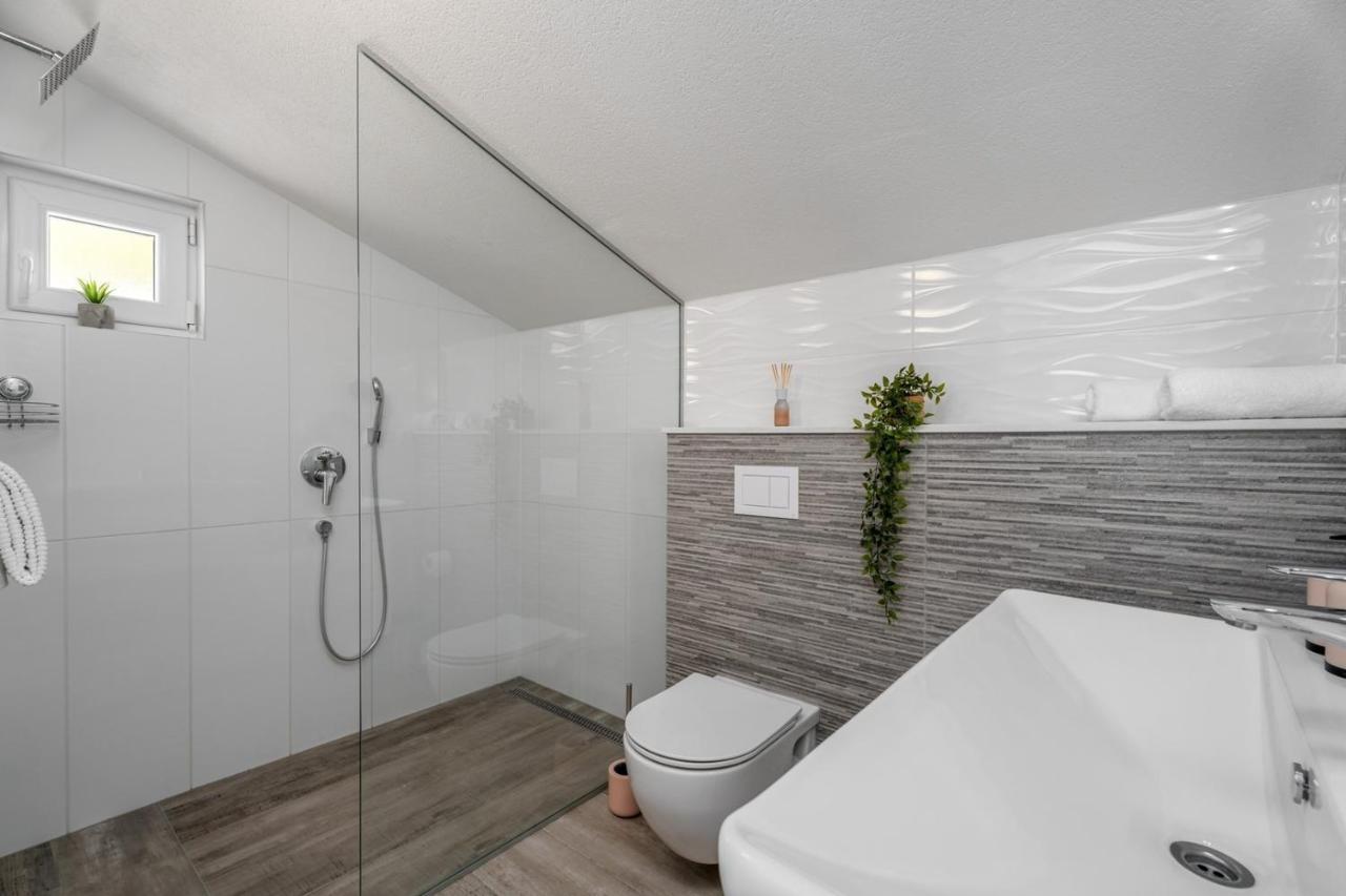 Villa Dream With Private Pool, 2 Bedrooms With En-Suite Bathrooms, Sea View Omis Bagian luar foto