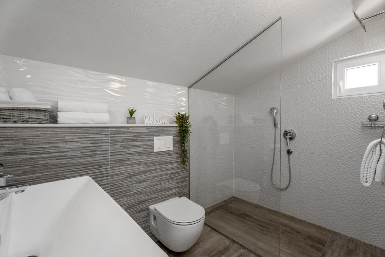 Villa Dream With Private Pool, 2 Bedrooms With En-Suite Bathrooms, Sea View Omis Bagian luar foto